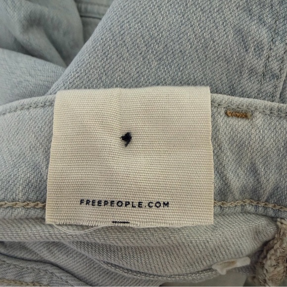 New! Free People We The Free Risk Taker High-Rise Straight Jeans 41034 - Picture 14 of 16